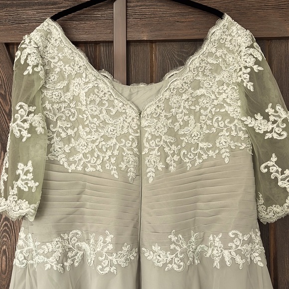 JJs House MOB dress - Picture 3 of 8